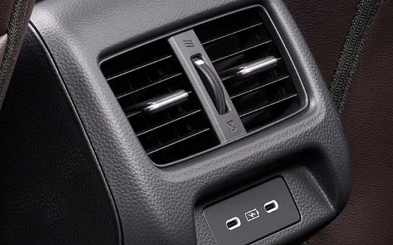 Honda ZR-V Hybrid Rear AC Vents and USB-C Ports